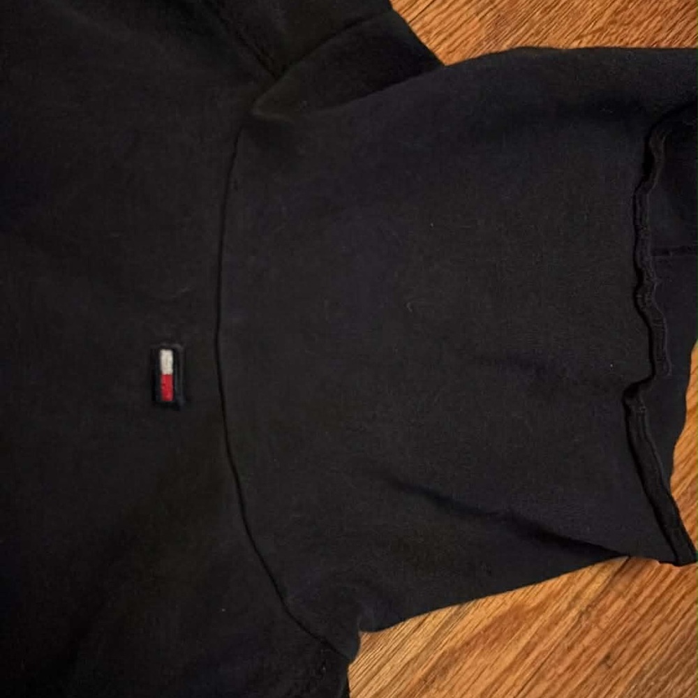 Tommy Hilfiger women’s Black Turtleneck Sweater - Picture 2 of 3